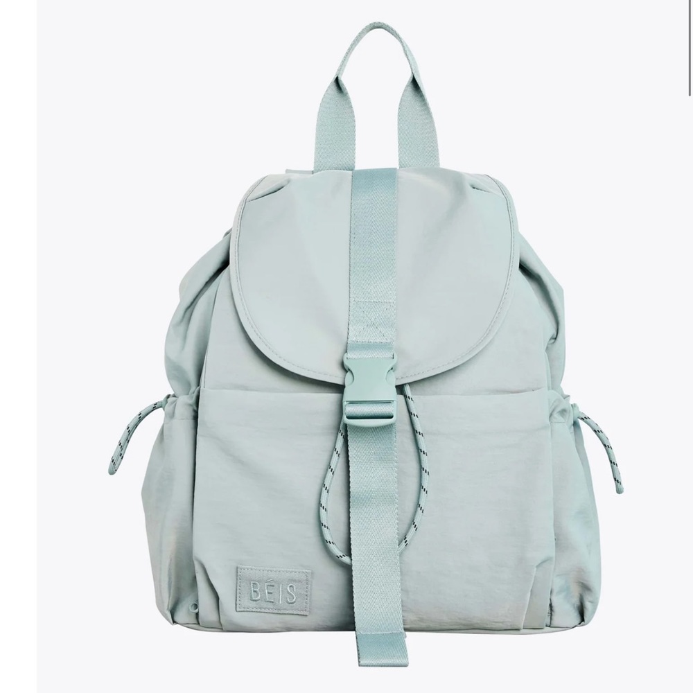NWT Beis sports backpack